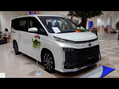 2025 Toyota Voxy HYBRID / In Depth Walkaround Exterior & Interior