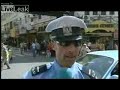 POLICIA BAILANDO POR UN SUENO??