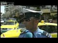 POLICIA BAILANDO POR UN SUENO??