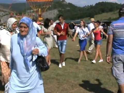 HUSREMOVAC - Husremovac 02.08.2012god. Tradicionalno odrzavanje ovog teferica odrzava se svake godine u isto vrijeme i traje dva dana......Ove godine muzika ENKO-BEND i n...