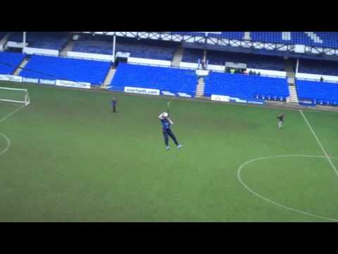 Video: Duncan Ferguson's Zip Line challenge