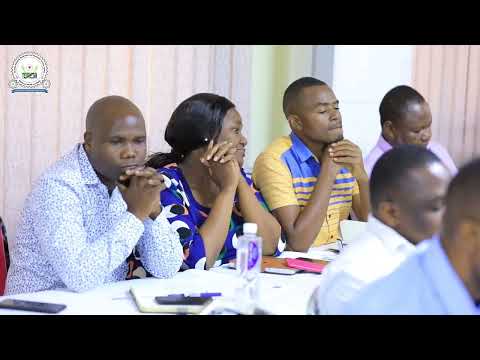 Waziri wa Ujenzi Mhe. Innocent Bashungwa akitoa maagizo kwa TEMESA Makao makuu jijini Dodoma.