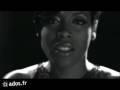 Walking Away ( feat. Lynnsha )