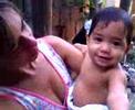 Leticia falando papai e dando tchau e bjo.