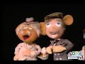 Topo Gigio sings 
