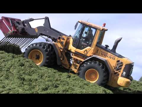 grass - Please Subscribe and Comment Find johnwandersonagain on Facebook http://www.facebook.com/profile.php?id=100002575166482 Michael Quigley with his new Claas 89...