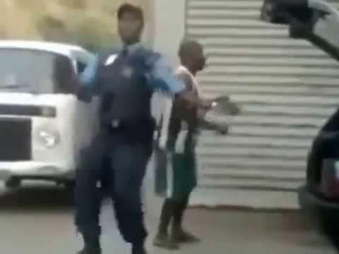 Policial Dançando Perereca Suicida