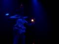videos de The 'Cake' Lady performs behind picture window @ DREAM