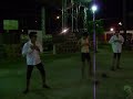 lucas, vinicim e robim ensinando a galera a dancar...