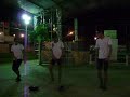 lucas, vinicim e robim ensinando a galera a dancar...