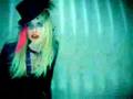 Avril lavigne - Hot (Oficial Music Video)
