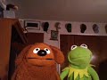 Kermit shows Rowlf the Dog "2 girls 1 cup"