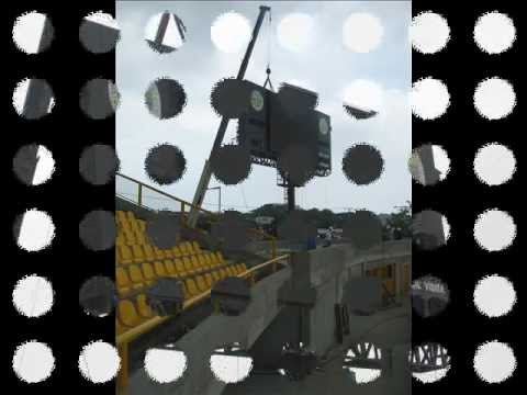 Instalaci&oacute;n de la pantalla gigante del estadio Ol&iacute;mpico Jaime Mor&oacute;n Le&oacute;n