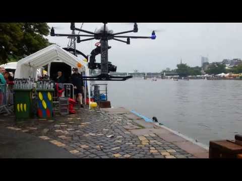 oktokopter - Auf dem Mainuferfest in Frankfurt am Main habe ich eine tolle Drohne entdeckt mit der Luftaufnahmen vom Rennen gemacht wurde von der Videoproduktionsfirma fr...