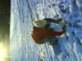 Maja åker snowboard för första gången! :D
