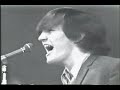 le plus gros tube du groupe de manchester, class� number one aux states en 1965,interpr�t� en public au stade de wembley la m�me ann�e. a signaler la frappe �nergique du batteur qui d�marre tout seul pour faire admirer son jeu de baguettes et le bassiste qui fait semblant de jouer car sa guitare n'est pas branch�e. le chanteur � la belle voix et au look beatle-like s'appelle glynn ellis et doit son nom d'artiste � la marque de disques fontana qui l'auditionna � ses d�buts en 1963. s�paration du groupe fin 1965, wayne et ses musiciens continuant leur court chemin musical chacun de leur c�t�. cette chanson peut etre entendue dans le film 