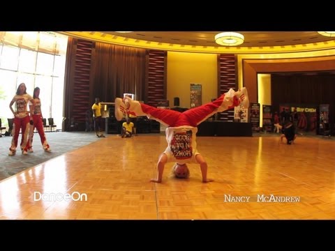 HouseofCrews - Can your Mom do this? Momz-N-Da Hood proves that