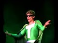 http://poubellelavie.jeanpierredupin.com
clip de la com�die musicale 