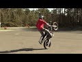 Scooter-stunt Training . Banas