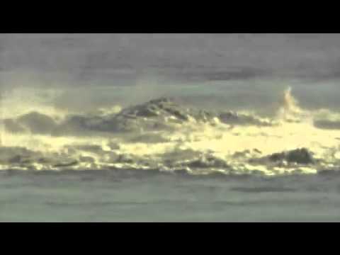 Explosão vulcânica em pleno oceano