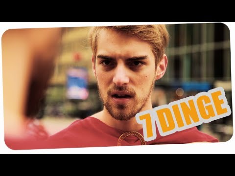 y - 7 Dinge, die man besser zu Hause machen sollte - oder wie wir, in der Öffentlichkeit! http://o2.de/zuhause Hier geht's zum letzten FreiTittyTag