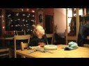 Boas füttert sein Wuff mit Popcorn, Dez 2007, Alter 2.5 Jahre