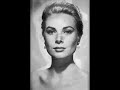 Grace Kelly vs Los Coquillos