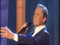 peter kraus & helmut lotti - leider kalt wie eis 2007 
deutsche fassung vom elvis presley-hit you're the devil in disguise (1963)

du lachst wie ein engel (du lachst wie ein engel)
du weinst wie ein engel (du weinst wie ein engel)
siehst aus wie ein engel, aber ich wei�,
you're the devil in disguise,
o ja ich wei�, devil in disguise, o ja ich wei�.

du sagst mir deine liebe zu mir ist riesengro�,
doch wenn ich mal nicht bei dir bin,
ziehst du mit ander'n los.

you look like an angel (you look like an angel)
walk like an angel (walk like an angel)
talk like an angel, but i got wise,
du bist leider kalt wie eis,
o ja ich wei�, leider kalt wie eis,
o ja ich wei�.

ich dachte mir, mein leben mit dir k�nnt' traumhaft sein,
ich versteh' nicht, wie kann ein engel nur so ein teufel sein.

du lachst wie ein engel,
du schaust wie ein engel,
bist manchmal ein engel,
aber ich wei�,
du bist leider kalt wie eis,
o ja ich wei�, leider kalt wie eis,
o ja ich wei�, eider kalt wie eis.

you're the devil in disguise,
o ja ich wei�
oh devil in disguise,
o ja ich wei�
the devil in disguise,
o ja ich wei�
the devil in disguise,  
o ja ich wei�,
leider kalt wie eis.