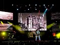 Bekijk muziek clip van Seal met Dumb
