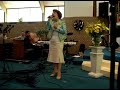 Neila-Lima-cantando-