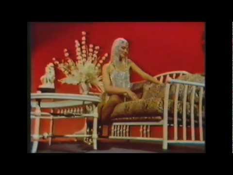 Workman - Nanette Workman, clip de ''Call girl'' une chanson extrait du film ''Scandale'' et parût sur le disque éponyme de la chanteuse en 1982, l'album contenait aus...