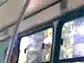 Crente chata cantando no onibus