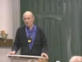 Dr. Eugen Drewermann, Christlicher Theologe, PaderbornWie hältst Du's mit den Tieren oder: von der Notwendigkeit einer neuen Ethik (Teil 8 von 9)19. Oktober 2006, Ruprecht-Karls-Universität HeidelbergEine Hauptsache der fortschreitenden Naturzerstörung ergibt sich aus der Anthropozentrik des christlichen Weltbildes, wonach die gesamte Welt auf den Menschen hin geschaffen wurde. Die Selbstanschauung der menschlichen Spezies auf dem Planeten Erde erscheint geradezu als die Vollendung eines göttlichen Auftrags, und selbst der Begriff Verantwortung meint mit Bezug auf den Menschen allein die Verteidigung des menschlichen Art-Egoismus gegen alle anderen Lebensformen: Da erkranken in  Britannien - durch menschliche Fehlernährung - Rinder an BSE, und es müssen zum Schutz der Menschen 4 Millionen von ihnen getötet und verbrannt werden; da erkranken Vögel an einem Virus, das auch Menschen befallen kann, und es werden 100 Millionen von ihnen vergast. Was wir derzeit anrichten, ist eine Querschnittslähmung durch den Motor der Evolution. Dabei wissen wir seit 1859, als Darwin die 