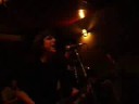 Video del concierto en el pub the boss el 4 de julio. Cancion te doy todoletra:En una noxe de frioCuando la brisa del vientoAzota tu pensamientoY te destroza por dentroCuando ya no hay alegriaY la locura se respiraTe ofrezco todo mi abrigoY un trozo de mi corazonQuizas no es muxoPero es todo lo k tengo(x dentro)Espero que lo aceptes todoY no te rindas al abandonoDONDE VAS, TU SOLAK VENGO PARA DARTE ALGO DE FEDONDE VAS, PERDIDAX UN CAMINO K LLEVA AL OLVIDOLa vida es dura(lo se)Y todo no sale como keremos(tambien)Pero levantate con ganasY afrontala, plantale cara(siii)DONDE VAS, TU SOLAK VENGO PARA DARTE ALGO DE FEDONDE VAS, PERDIDAX UN CAMINO K LLEVA AL OLVIDO