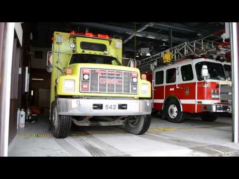 AWSOME FIRE TRUCKS AT BOISBRIAND QC FIRE STATION.
