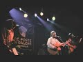 a beautiful reggae roots song live in marseille .
very rare
r.i.p to the singer : stanley beckford
ceux qui ont pu voir un concert de ce groupe une fois dans leur vie savent ce que le monde musical a perdu ...
