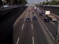 Die Berliner Stadtautobahn A100: Autoverkehr, Polizei, Raserei, Verkehrslärm