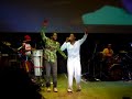 L�zaro Ramos e Tatau cantam \"Araketu Bom Demais\"