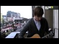 HELGI HRAFN JONSSON PRÄSENTIERT VON JOHANNA LEUSCHEN BALCONYTV.DE 22/12/2009 Irgendwie sind uns die Isländer auf dem Balkon arg ans Herz gewachsen. Auch als sie noch nicht Pleite waren. So wie Mysterious Marta oder Svavar Knutur. Von dem haben wir heute zufälligerweise einen Schulfreund auf dem Balkon. So klein ist die Welt im Norden. Dafür treibt es die Isländer dann aber auch in fremde Länder und das nicht nur in die Kiez-Welt. Oder habt ihr schon mal einen Isländer mit österreichischem Akzent gehört? Alles andere hier: www.myspace.com www.balconytv.de http www.facebook.com twitter.com