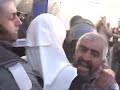 Policeman Head-butts Palestinians in Jerusalem