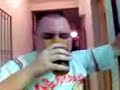 Leandro Tomando alcool Zulu