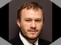 Heath Ledger, bravissimo attore scomparso prematuramente!!! Heath Ledger ha molto in comune con Mel Gibson. Australiano, di Perth, classe 1979, Heath Ledger aveva solo 16 anni quando, terminati gli studi, costrinse il suo amico Trev a guidare per oltre 4000 km in cerca di fama e di fortuna nella magica Sydney. Da allora, e nonostante i suoi 22 anni, Heath ne ha fatta di strada, tanto da aver trasferito la sua residenza in California dove, in brevissimo tempo, è diventato uno dei nomi più cool dell'ultima generazione di attori di Hollywood. Sportivo (pratica tennis, surf e snowboard), romantico (ama scrivere poesie), determinato ed estremamente testardo, Heath (che di vero nome fa Heathcliff) è infatti tra i protagonisti della new wave del cinema americano, un astro nascente con il pallino della recitazione e con un talento spiccatamente innato.