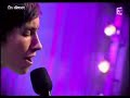 tender forever - take it off (live french tv.2006-11-06)
this crowd at the tv show was not for her.  
the camera person should have just focused the camera on her, instead of choosing the most unexcited people in the audience to appear. ;)
