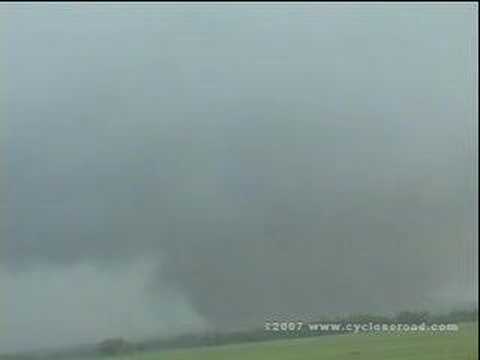 Tornado near Seymour, Texas April ...