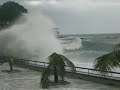 Ressaca no Iate Clube da Bahia de outro �ngulo