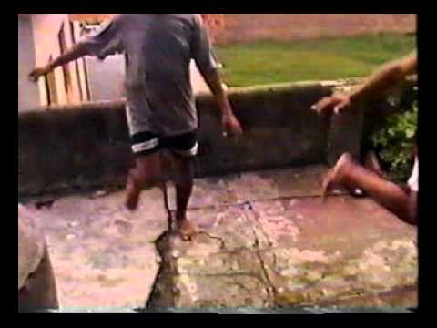 dulinho - quem ja dançou em festa (som) ja lutou kung fu e ja viu os filmes de jackie chan e quem pegou pela primeira vez uma filmadora na mão vai entender direitinho ...