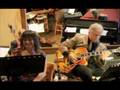 videos de Joan Kessler sings Im Putting All My Eggs In One Basket written and Composed by Irving Berlin-show0.flv