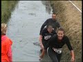 Peter Jan tijdens de slootloop met Oane