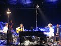 Bekijk muziek clip van Mika met Happy Ending (Live from Sadlers Wells, London/2009