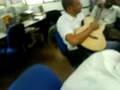 Neston cantando Vamu Strondar